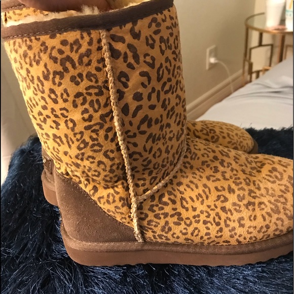 UGG Leopard Boot - Picture 3 of 6